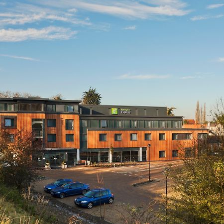 Holiday Inn Express Cambridge Duxford M11 Jct 10 By Ihg Exterior photo