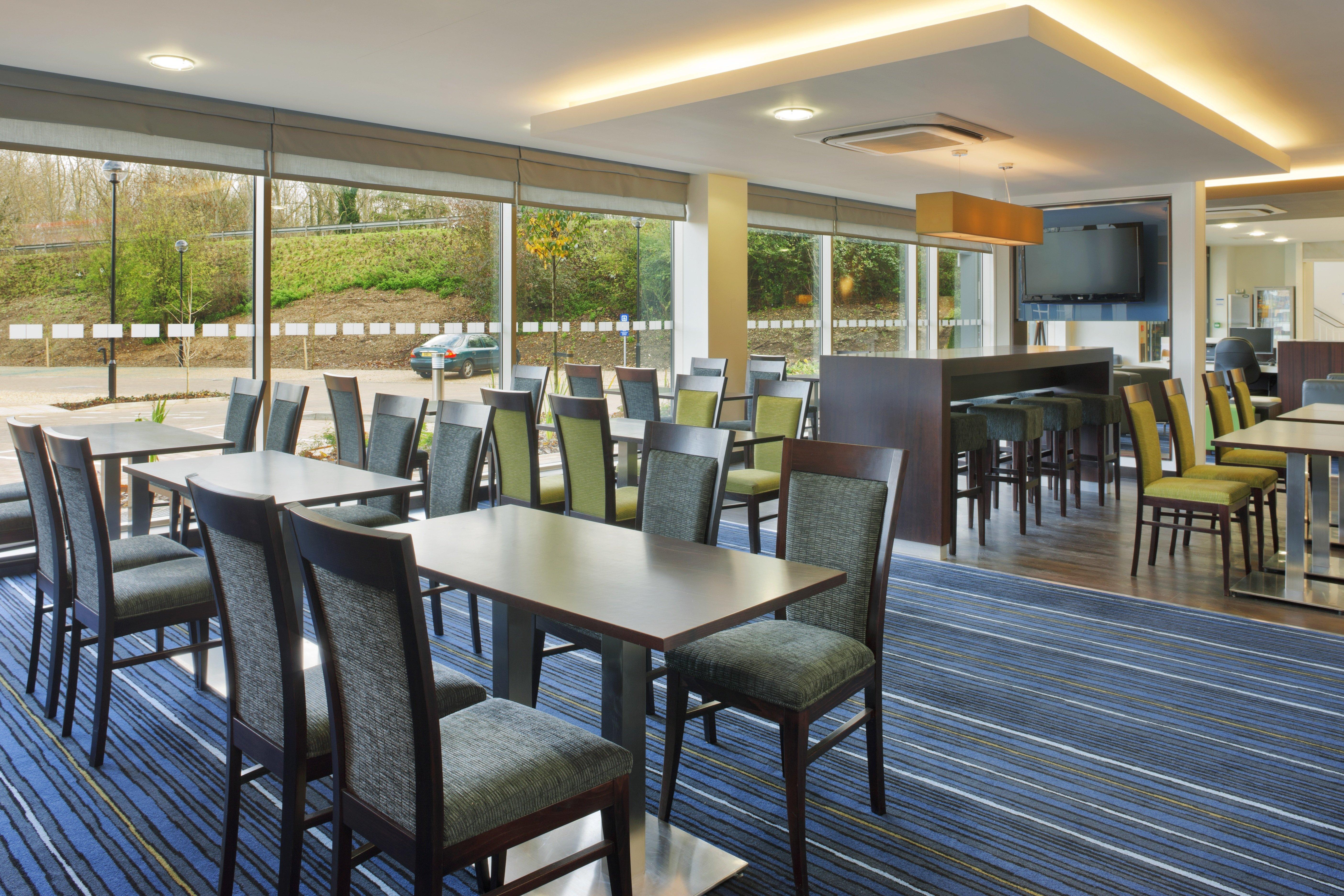 Holiday Inn Express Cambridge Duxford M11 Jct 10 By Ihg Exterior photo