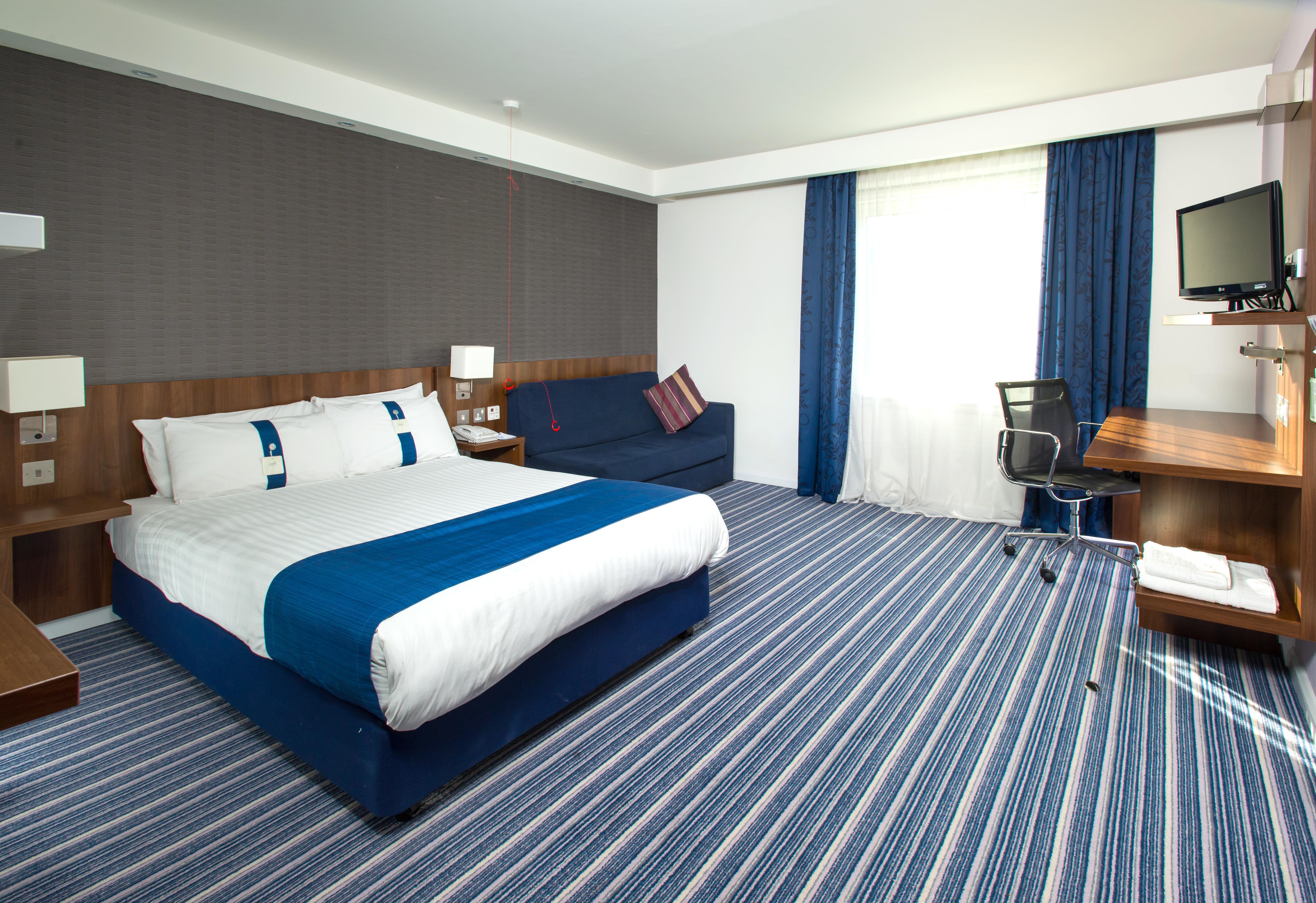 Holiday Inn Express Cambridge Duxford M11 Jct 10 By Ihg Exterior photo