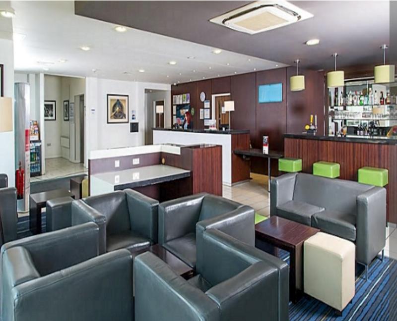 Holiday Inn Express Cambridge Duxford M11 Jct 10 By Ihg Exterior photo