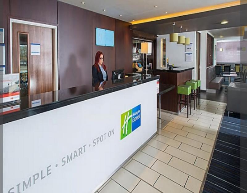 Holiday Inn Express Cambridge Duxford M11 Jct 10 By Ihg Exterior photo