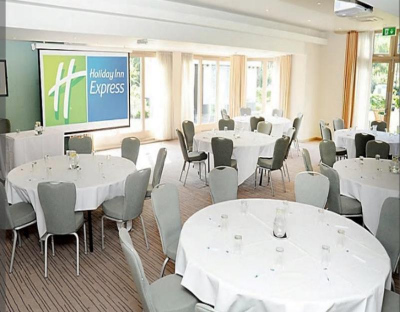 Holiday Inn Express Cambridge Duxford M11 Jct 10 By Ihg Exterior photo